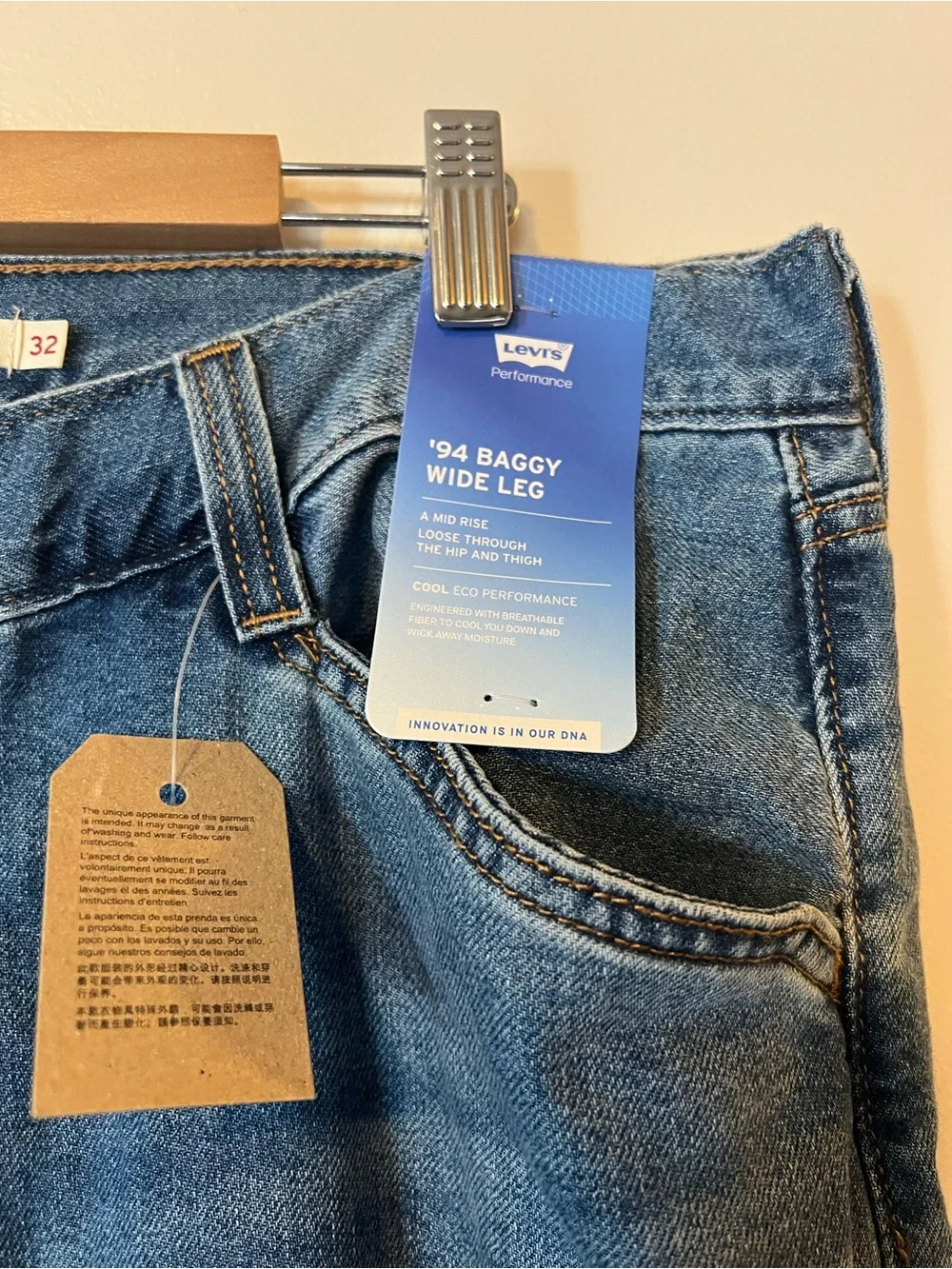 Levi's '94 Baggy Wide Leg jeans in a light-to-medium wash 32x31 NWT